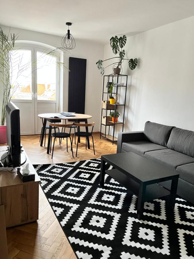 Ohmyhome - Plac Pieciu Rogow - Centrum Varsó Kültér fotó