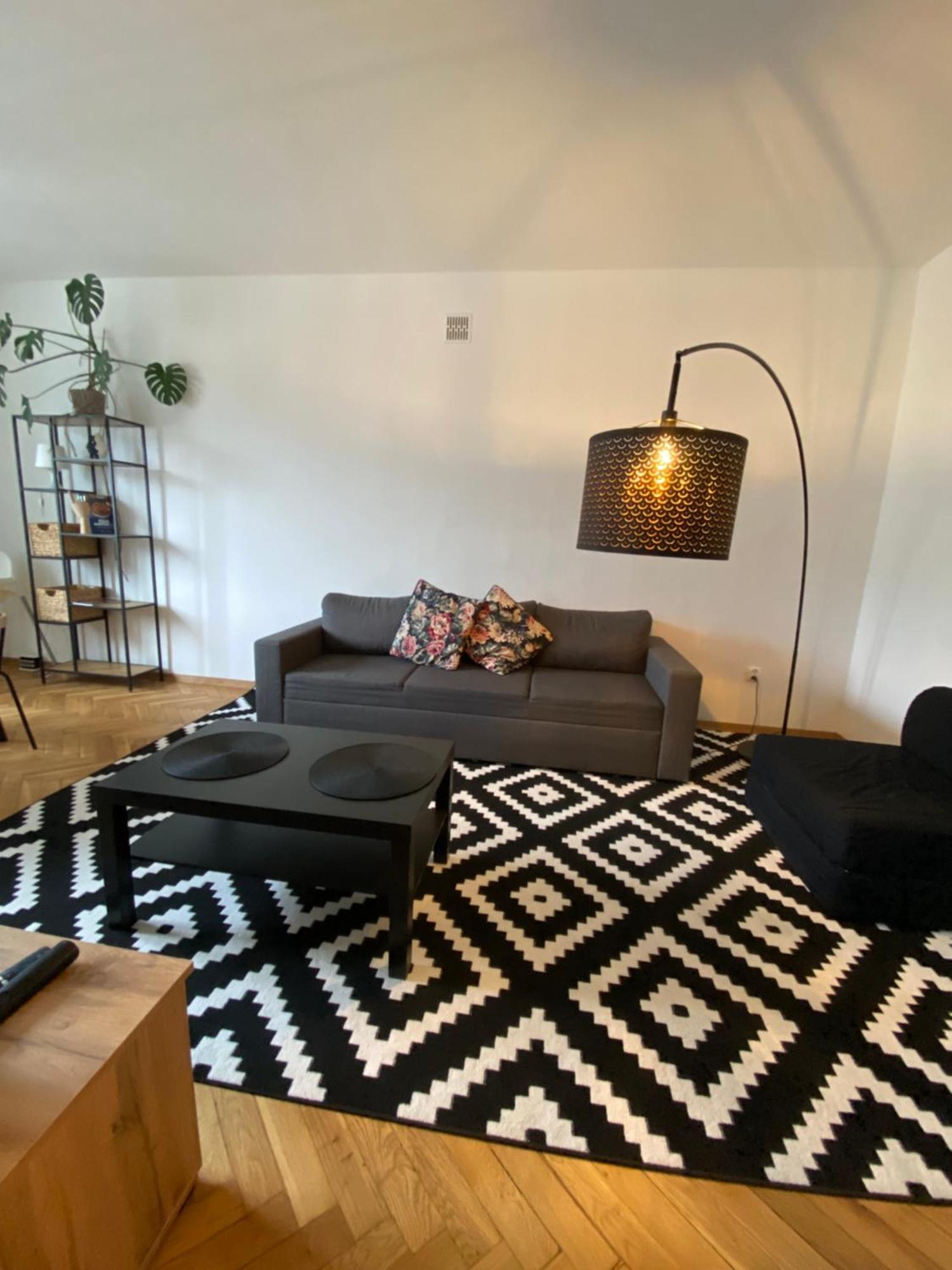 Ohmyhome - Plac Pieciu Rogow - Centrum Varsó Kültér fotó